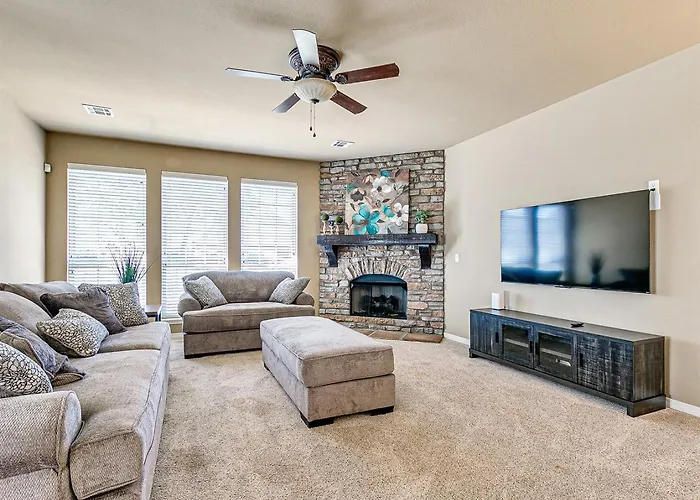 Beautifully Spacious Treasure Holiday home Tulsa
