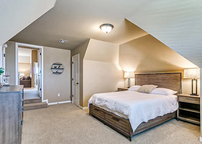 Beautifully Spacious Treasure * Tulsa